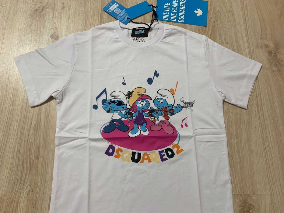 Нови мъжки тениски с етикети Dsquared D2 в черен и бял цвят