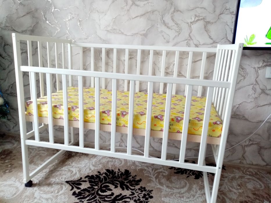 Продам детскую кроватку