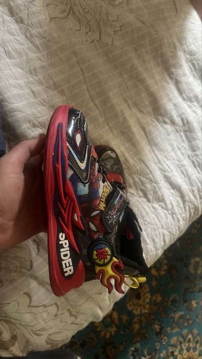 Новые кросовки 30 размера