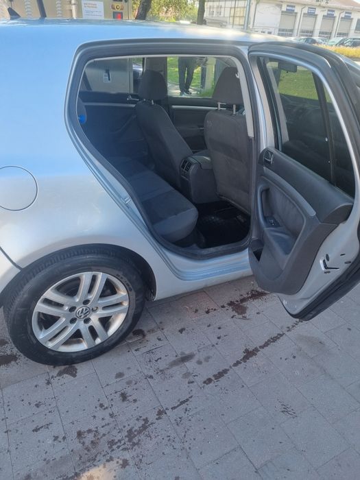 Продавам VW  GOLF 5