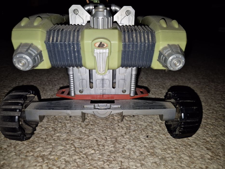 Figura cu mașina Jungle dart