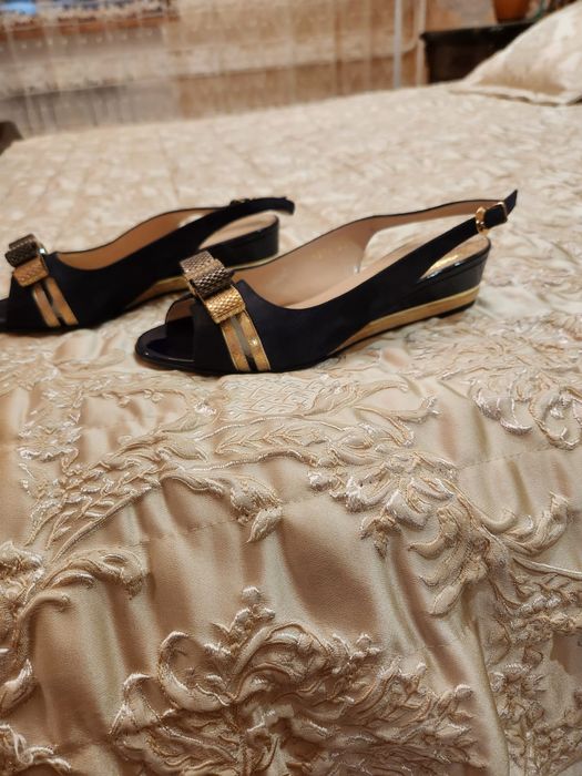 Срочно продам женскую обувь