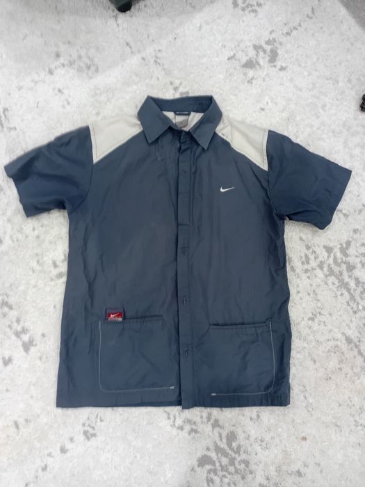 Рубашка фирмы Nike
