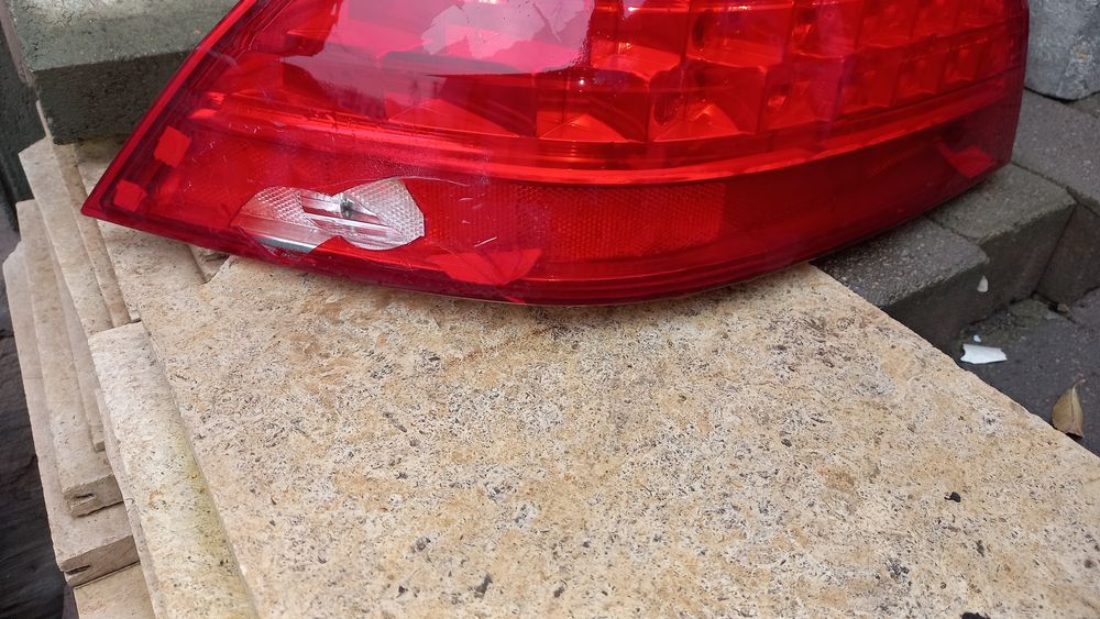 Фонарь левый продам