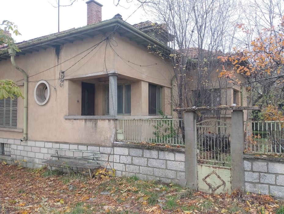 Продава Къща в с.Баница.обл.Враца
