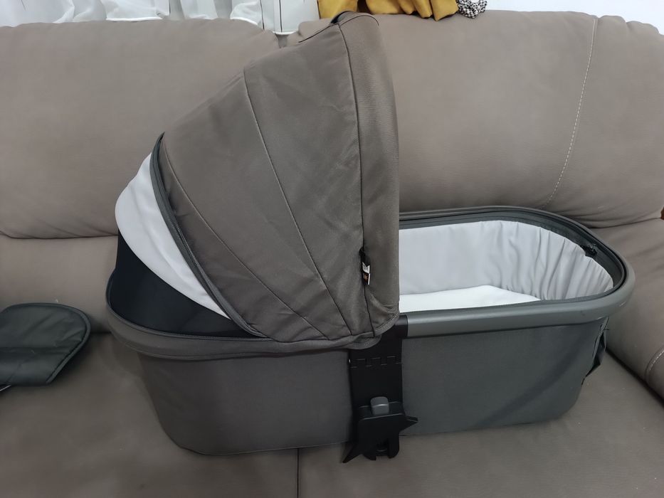 Mast количка + кош за новородено