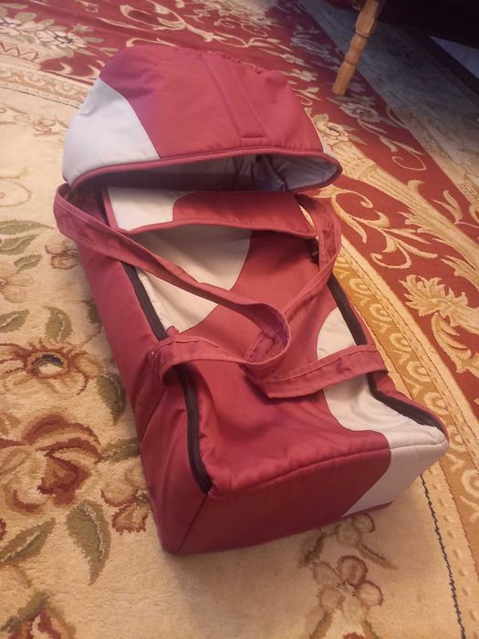 Bolalar kalyaskasi va qoshimcha aksasuarlari bilan