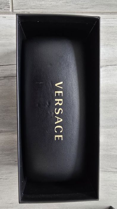 Vând ochelari de soare, VERSACE, originali, impecabili!!!