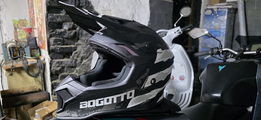 Продам шлем Boggoto