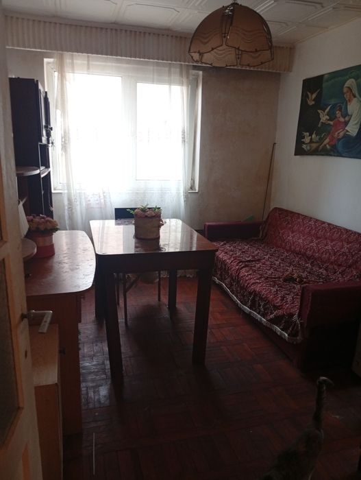 Vând apartament 3 camere zona Gojdu