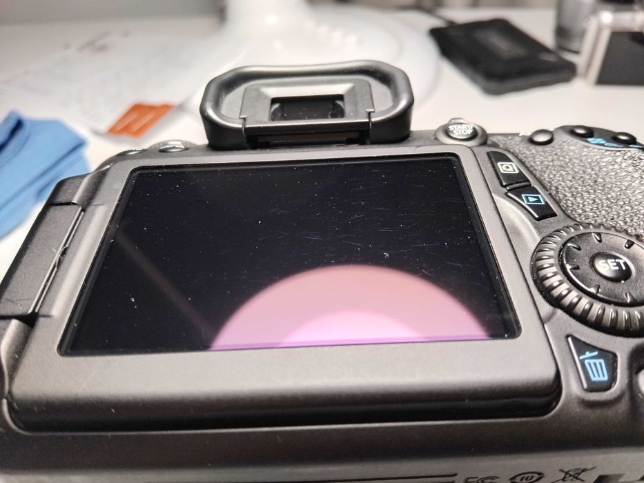 Canon 70D - body 6k cadre, 2 baterii