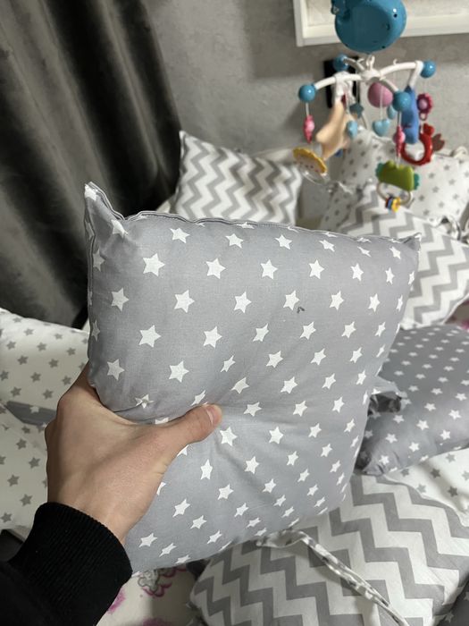 Бортики в кроватку  и простыня