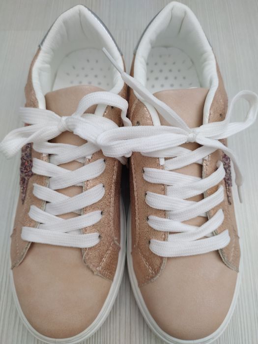 Нови дамски обувки