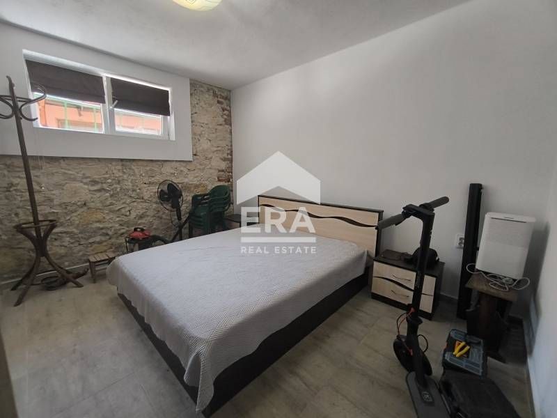 Масивна къща в кв. ,,Училищни,,