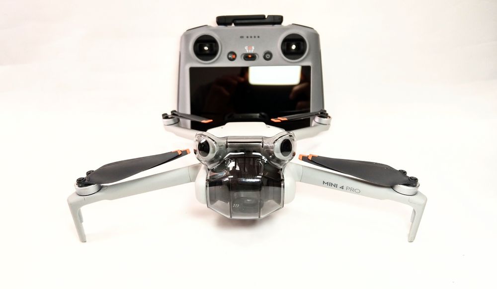 DJI Mini 4 pro combo plus RC2 квадрокоптер