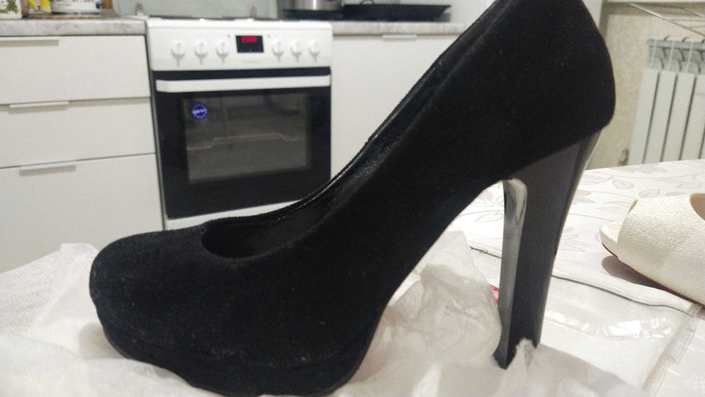 Продам туфли и босоножки