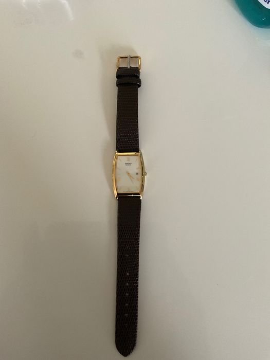 Seiko men’s gold tone slim dress watch - Beautiful