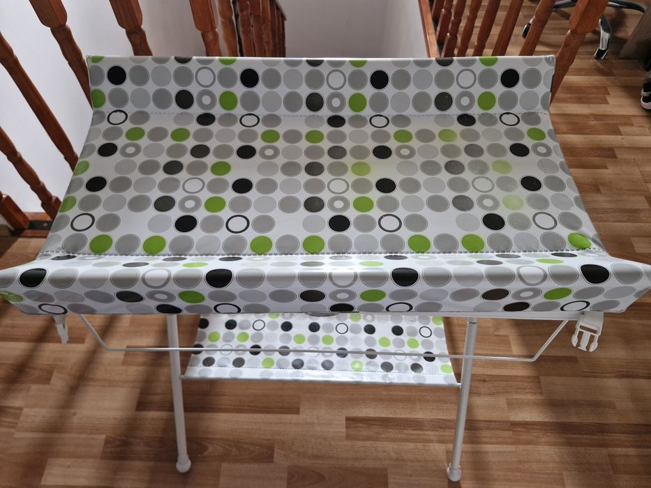 Cadita baie și masa de schimbat