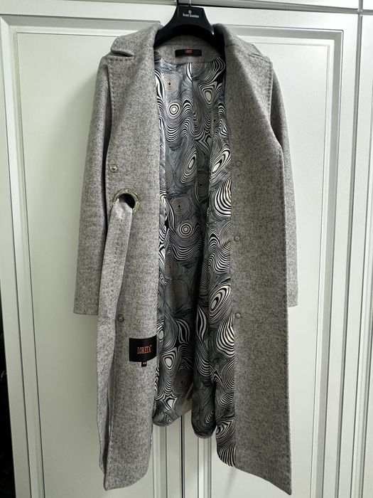 Продам женское пальто