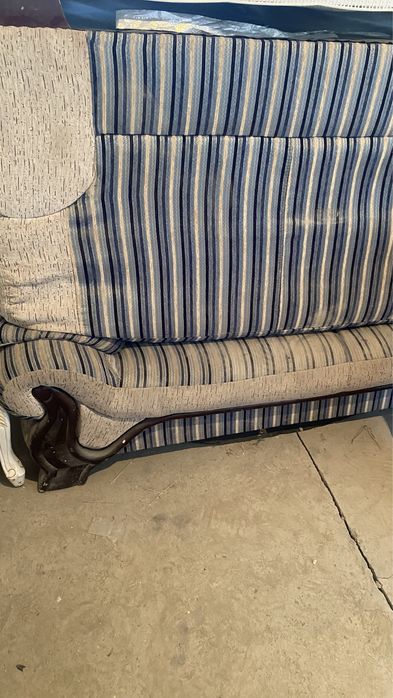 Мебели для салона, диван