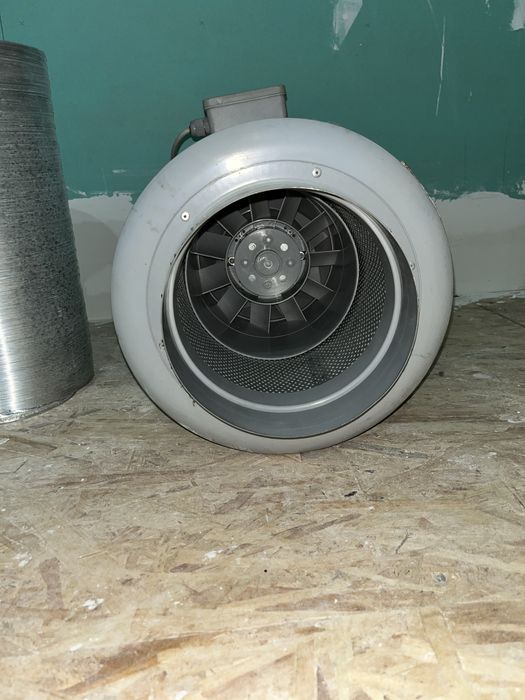 Ventilator industrial de tubulatură, tip „in-line” (în linie),