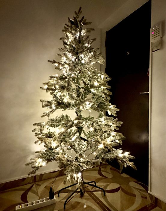 Vând brad artificial