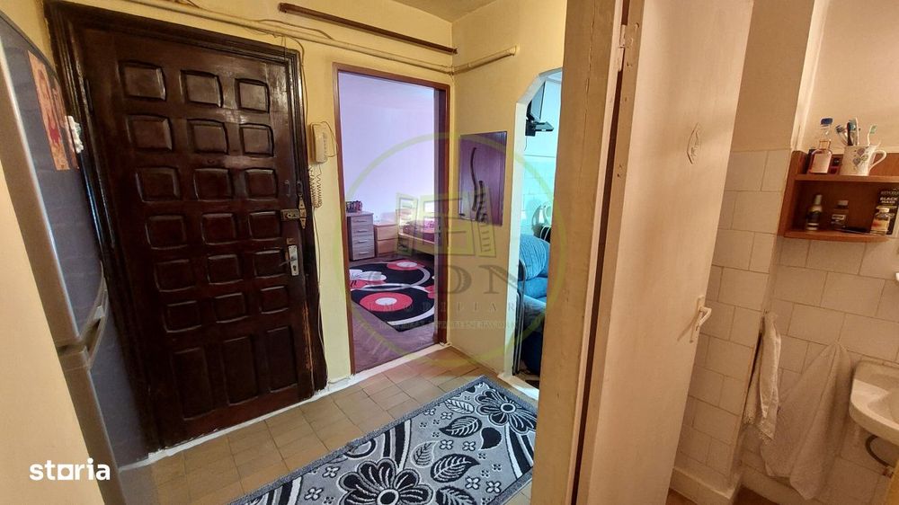 Apartament 3 camere, decomandat, parter, cartierul 1 Mai, zona Pelenda