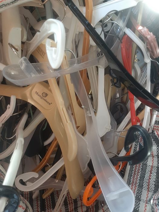 Вешалки для одежды