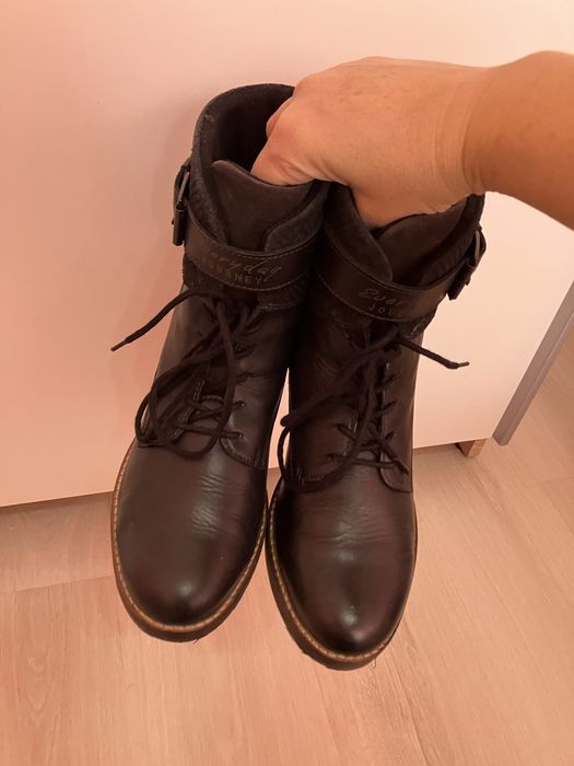 Bocanci din piele naturala