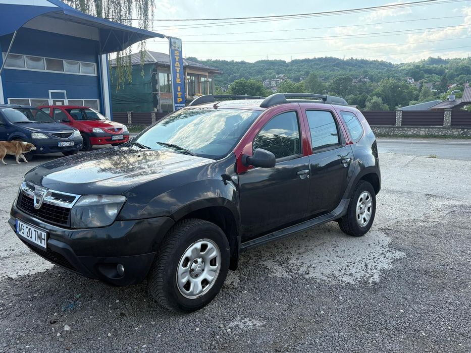 Vând Dacia Duster 4x4 Benzina+ Gpl