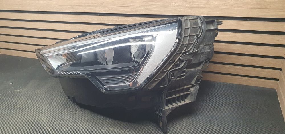 Audi Q3 83A far stanga led fulled