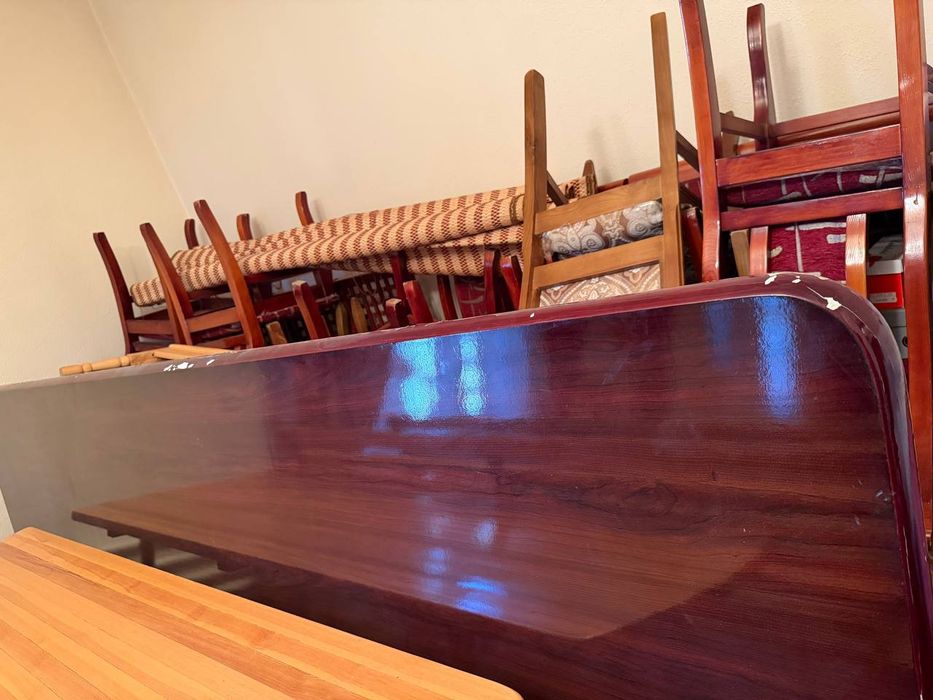 stol stul sotiladi xolati zor stulari yengide