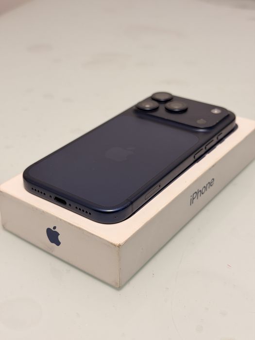 Iphone / 17 Pro / 256 GB / Blue / Fullbox