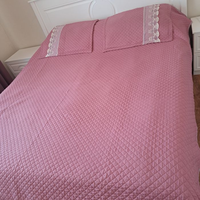 Продам покрывало двухспальное