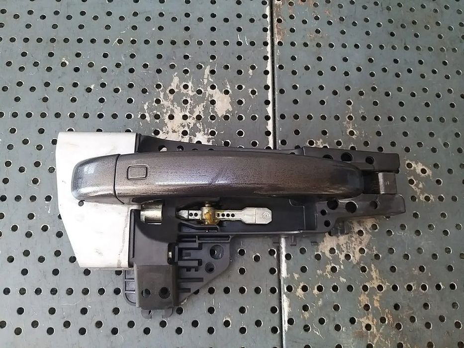 Maner usa dreapta fata audi a4 b8 8k 8t02837886