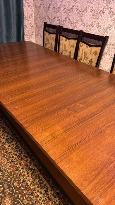 Продам стол и сулья.