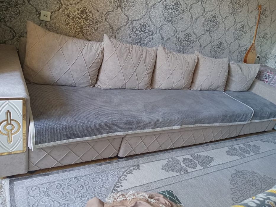 Диван почти новый срочно!