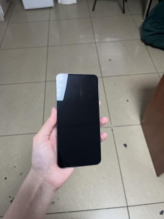 Samsung s24.