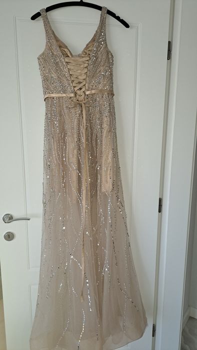 Официална  рокля