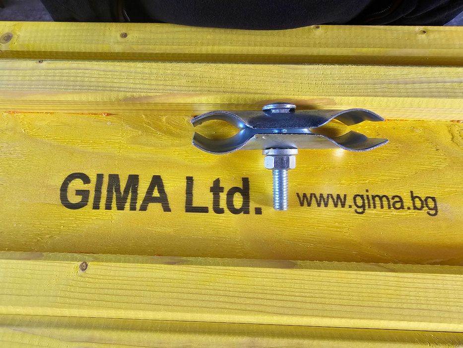 Скоби за строителни огради