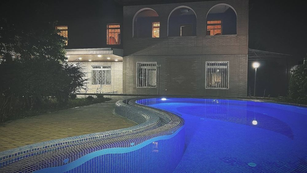 Продаётся 8-комнатный дом 13 СОТОК  — Яшнабадский район, Уз Бум .