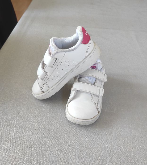 Adidasi marime 24