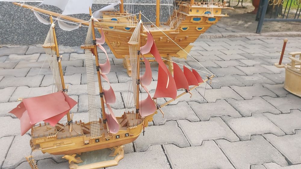 Продам коробли очень красивие