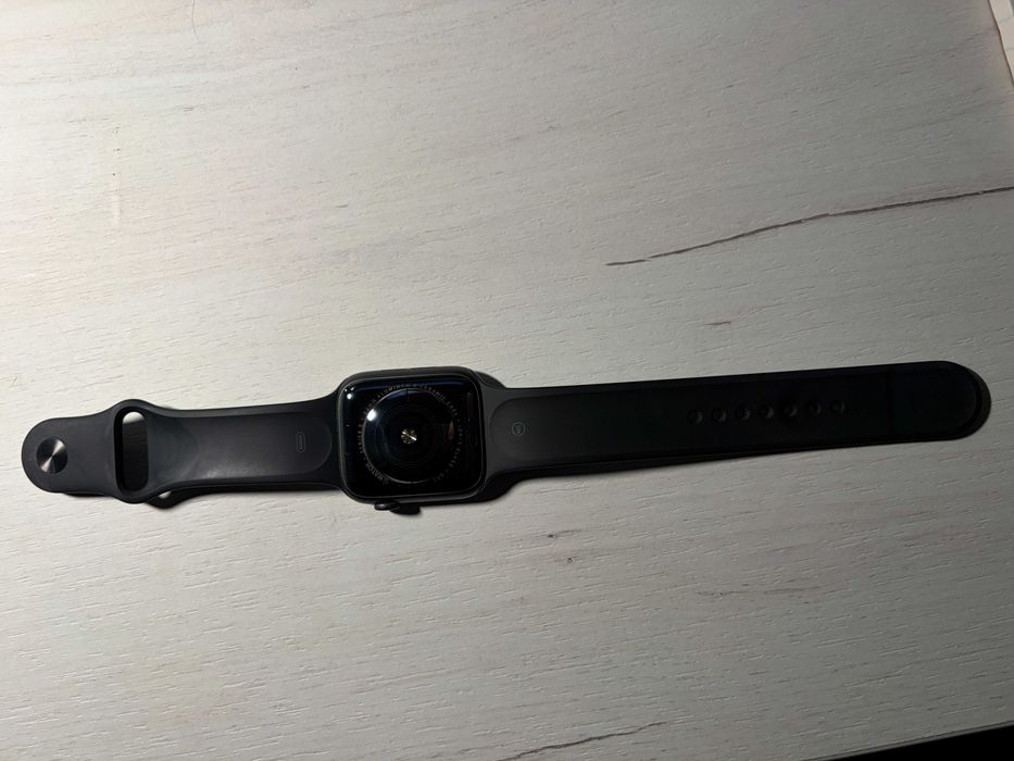 Apple Watch Series 5 (44mm) Space Gray + Pachet 6 Curele!