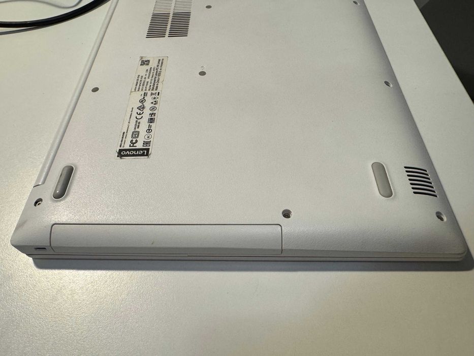 Lenovo IdeaPad 330-15IKB i5-8250U / 12GB RAM / SSD 240GB