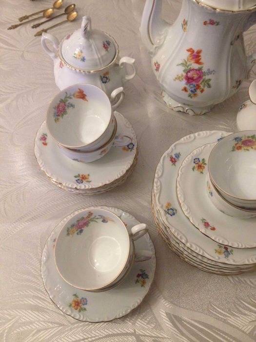 Антикварен. Нов. Немски сервиз на 100 г. за кафе/чай и десерт 21 ел.