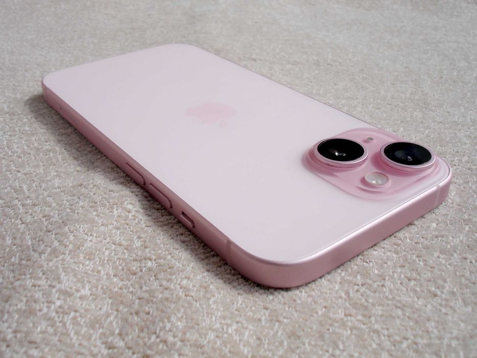 Смартфон iPhone 15, A3090