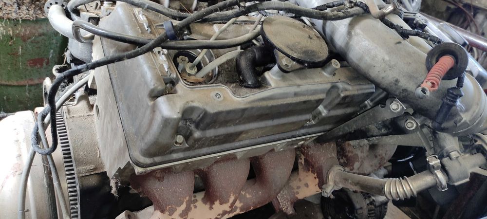 Цял оборудван двигател Mercedes 300D OM606 (чист дизел 136к.с.)