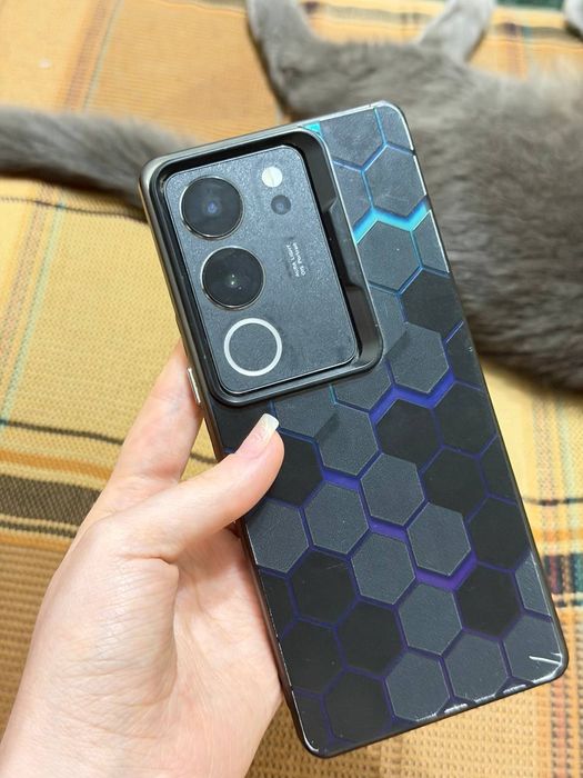 Продам vivo v 29 5G
