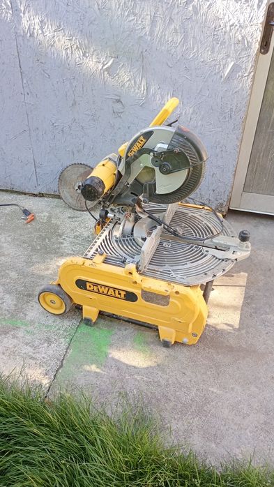 DeWalt , mașină de tăiat